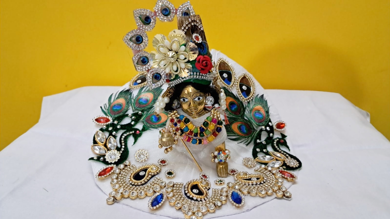 🕊️ White Peacock Divine Poshak for radha rani & thakur ji– Size 4